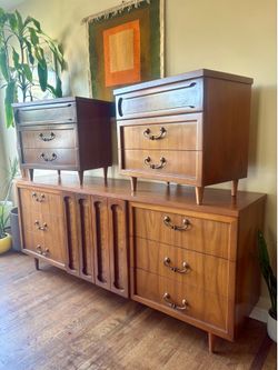 Broyhill Brasilia Mid-Century Modern Dresser and Nightstand Set W/ Mirror
