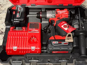 Milwaukee M18 FUEL Hammer Drill Kit. NEW NEW NEW