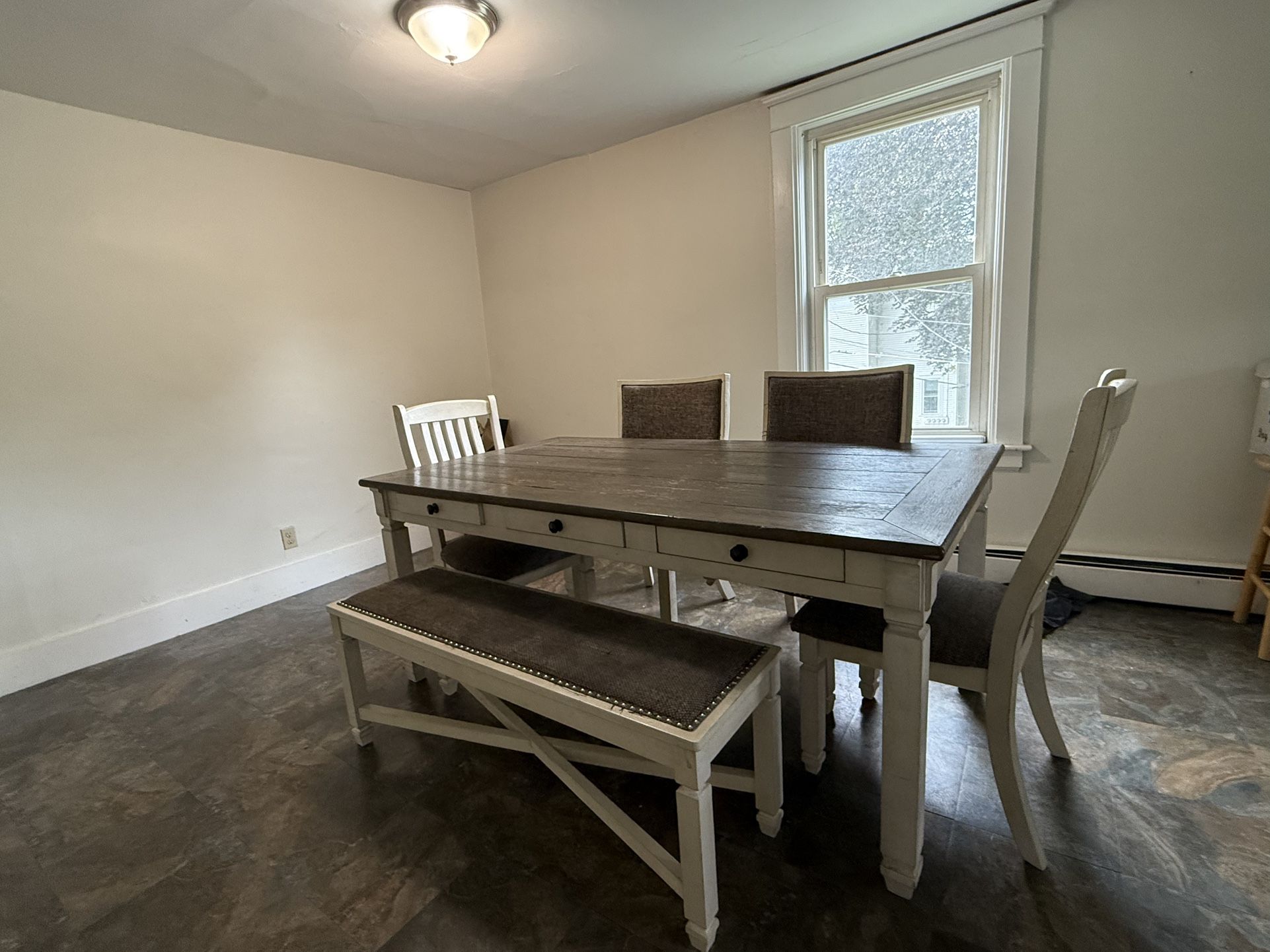 Dining Room Table w/Bench