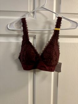 NWT Maroon Lacey Convertible Bralette 
