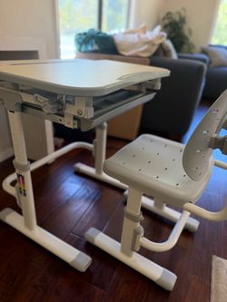 kid's desk