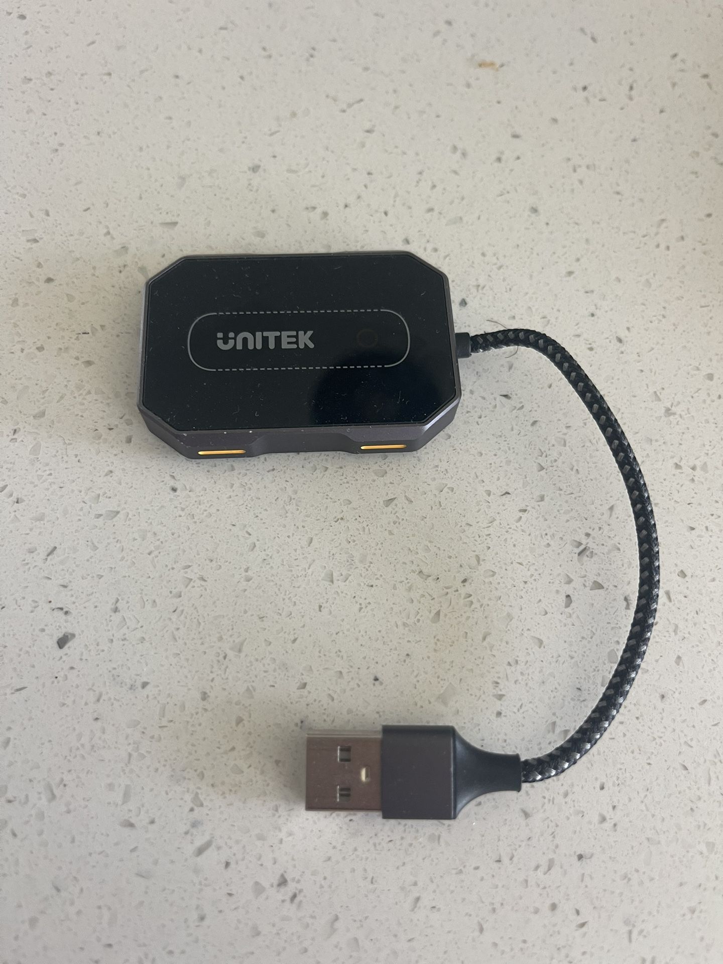 UNITEK Wireless CarPlay Adapter – Plug & Play Bluetooth Dongle for iPhone – Used, Works Perfectly