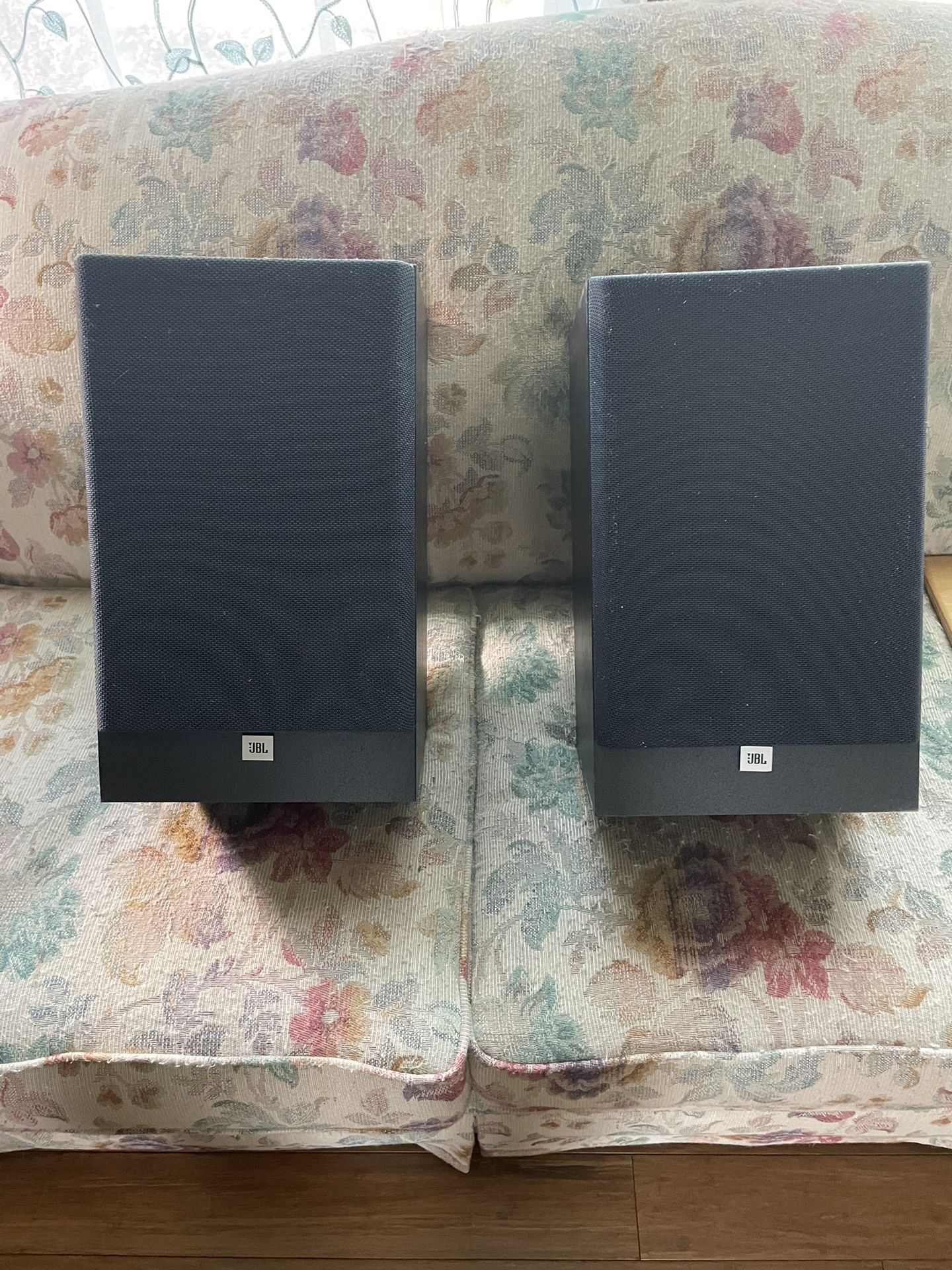 Pair Of JBL G200 Speakers(Priced To Sell