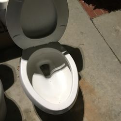 Koehler Toilet Great Shape 50$