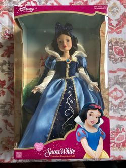 Disney Porcelain Keepsake Doll: Snow White 16”