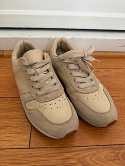 Club Monaco women’s Zoe runner sneakers size 7.5