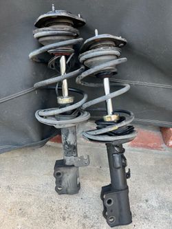 2003 Toyota Corolla OEM Front Strut Assemblies – For Parts/Rebuild