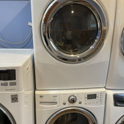 set washer and dryer gas use like new 