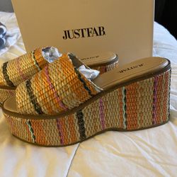 BRAND NEW Just Fab Wedge Shoe 