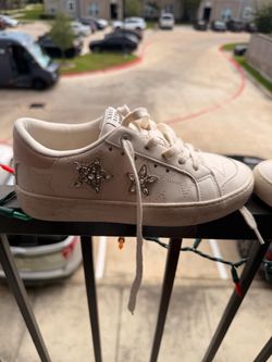 White Low-Top Sneakers with Rhinestone Stars