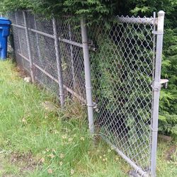 Galvanized chain link fence complete