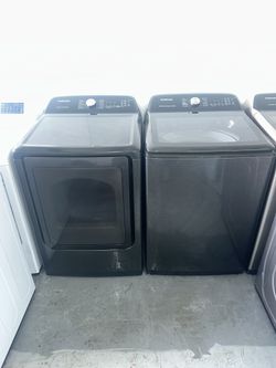 Samsung washer and dryer set with 60 days warranty, delivery and installation available  Washer 5.2  cu  Dryer 7.4 cu    640