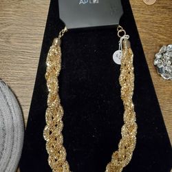 New Gold Twisted Ladies Necklace