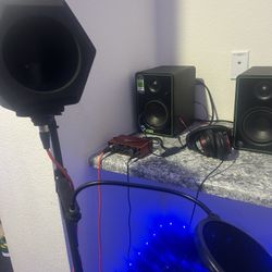 Focusrite Full Recording Studio Equipment Set 