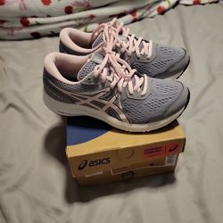 Womens Oasics Tennis Shoes 