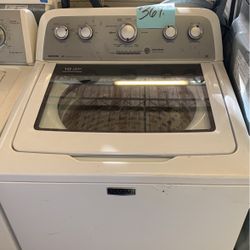 Maytag Washing Machine Washer King Size Capacity Excellent .    Warehouse pricing.  Warranty . Delivery Available . 2522 Market st. 33901 