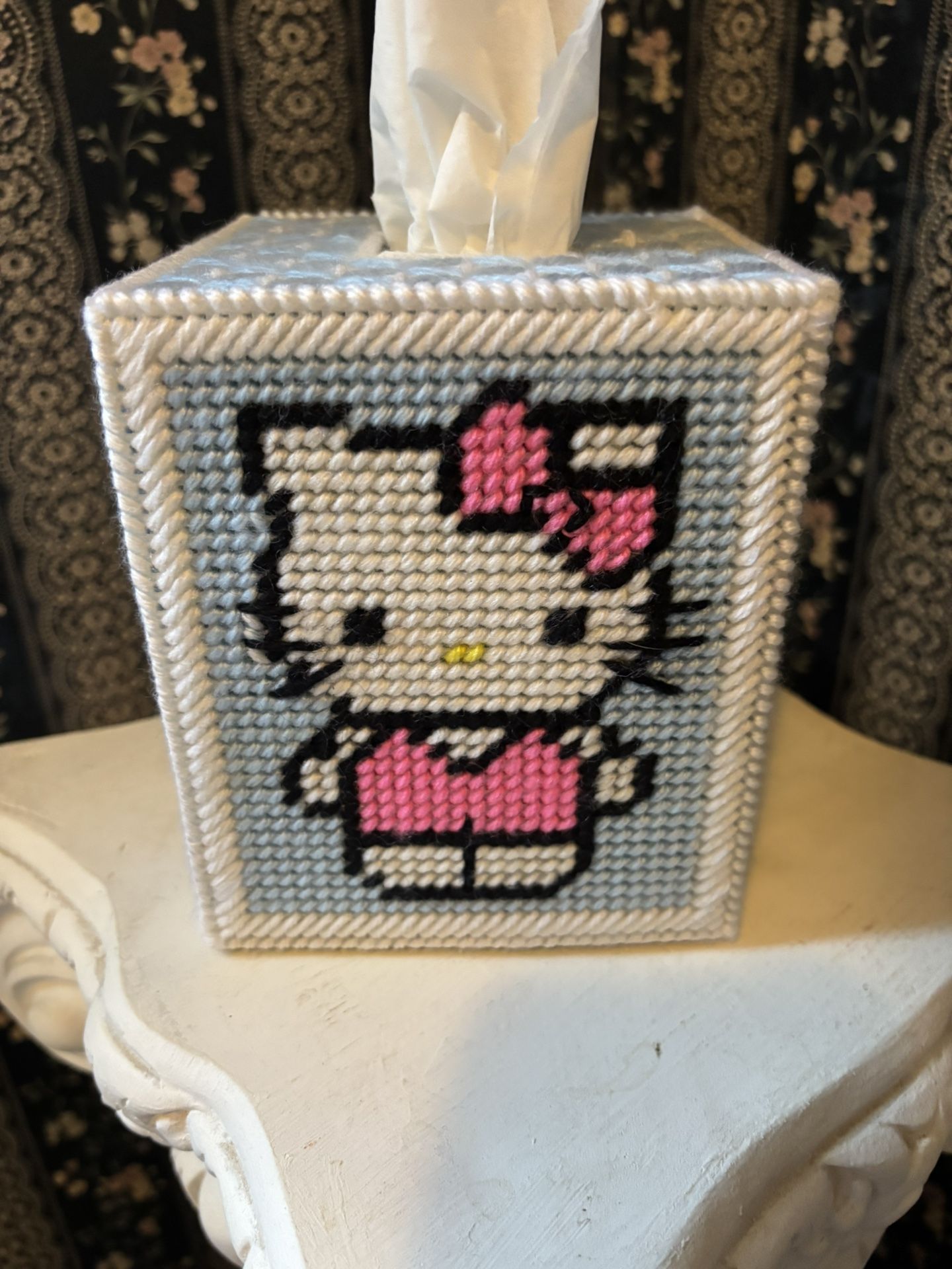 HELLO KITTY TISSUE BOX COVER