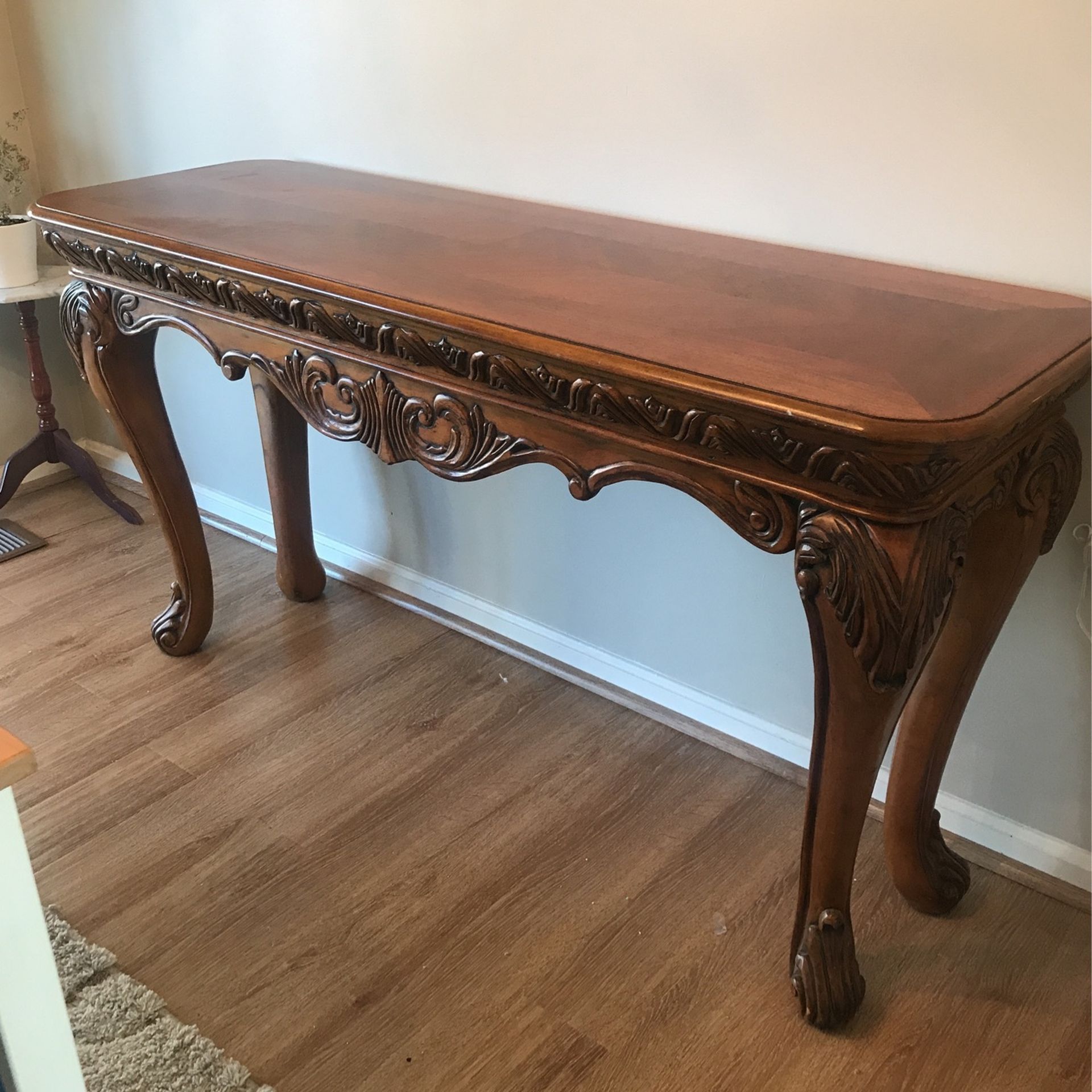 Gorgeous Mahogany Antique Table