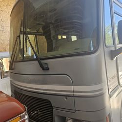 2000 Fleetwood Southwind 32 Feet