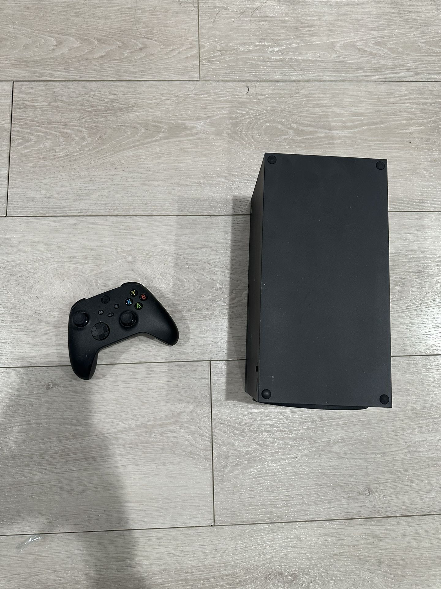 Xbox Series X 1TB Console With Controller