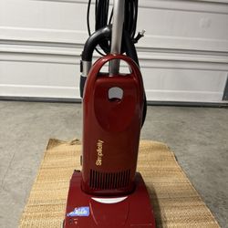 Simplicity Synchrony Upright Vacuum Cleaner 