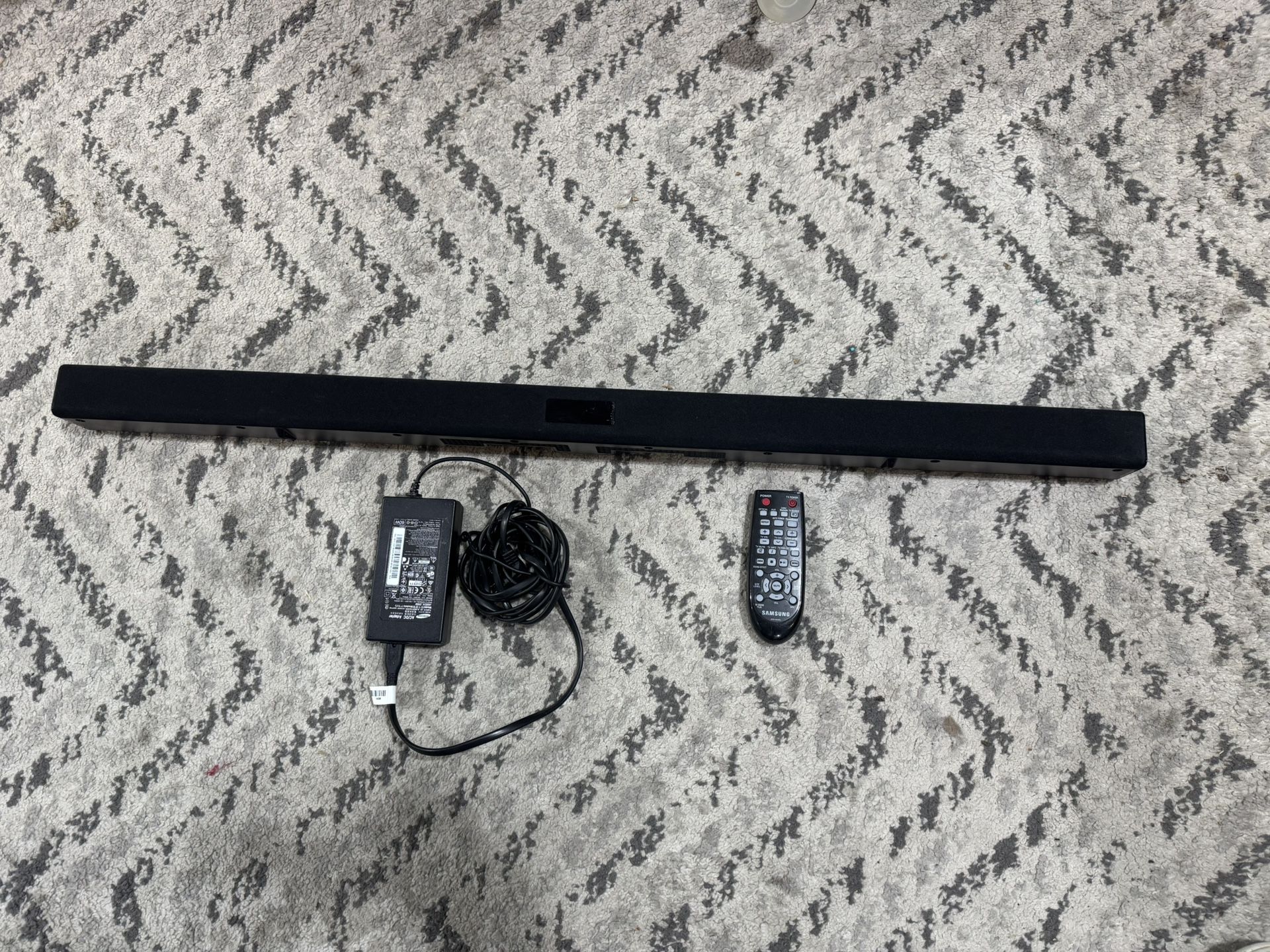 Samsung Soundbar w/ Remote