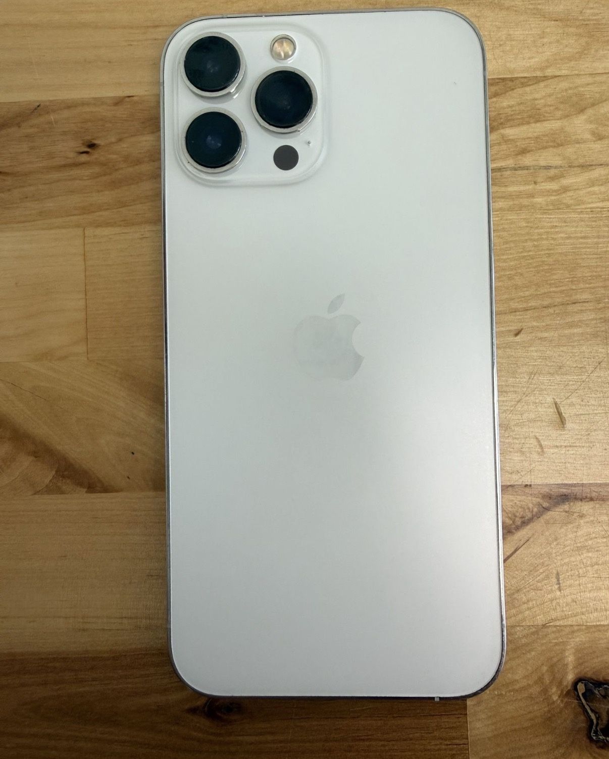 Like New Unlocked iPhone 13 Pro Max 128GB Silver
