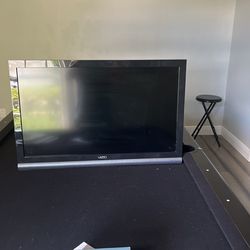 37in Vizio TV