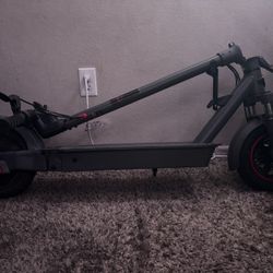 Electric Scooter With 269 Miles Barely Used Comes With Charger Has A Few Scratches