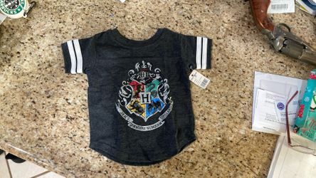 NWT Universal Studios Hogwarts Crest Infant T-Shirt 12 Mo.