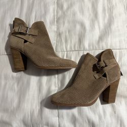 Vince Camuto Boots 7.5