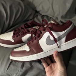 Air Jordan 1 Low ‘cherry Wood Red’