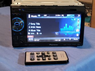 Pioneer AVH-P2400BT Double DIN Car Stereo DVD Bluetooth Remote excellent condition