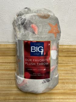 BRAND NEW OVERSIZED THROW BLANKET