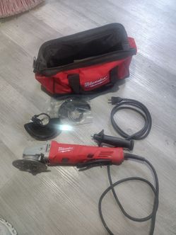 Milwaukee Corded Angle Grinder with Bag