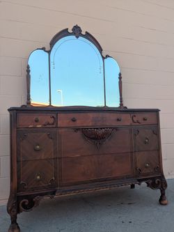 Vintage dresser