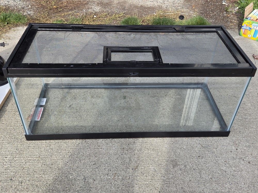 Terrariums And Reptile Supplies