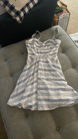 Girls size small like a 10-12 Dress