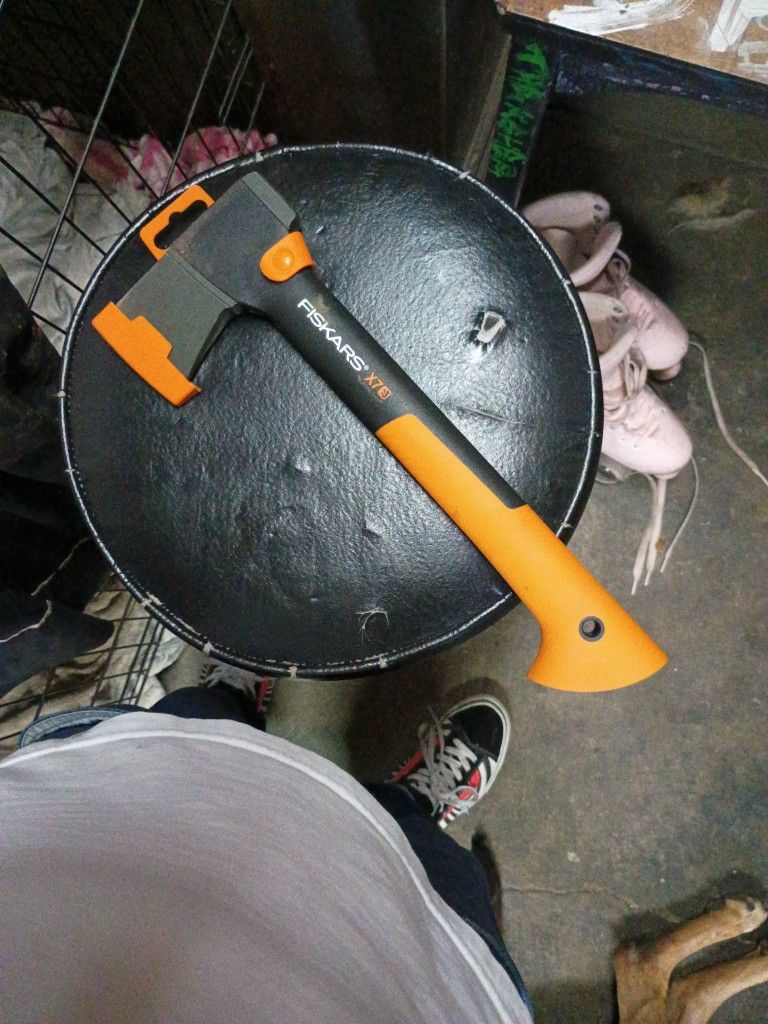 Fiskars X7 Hatchet,