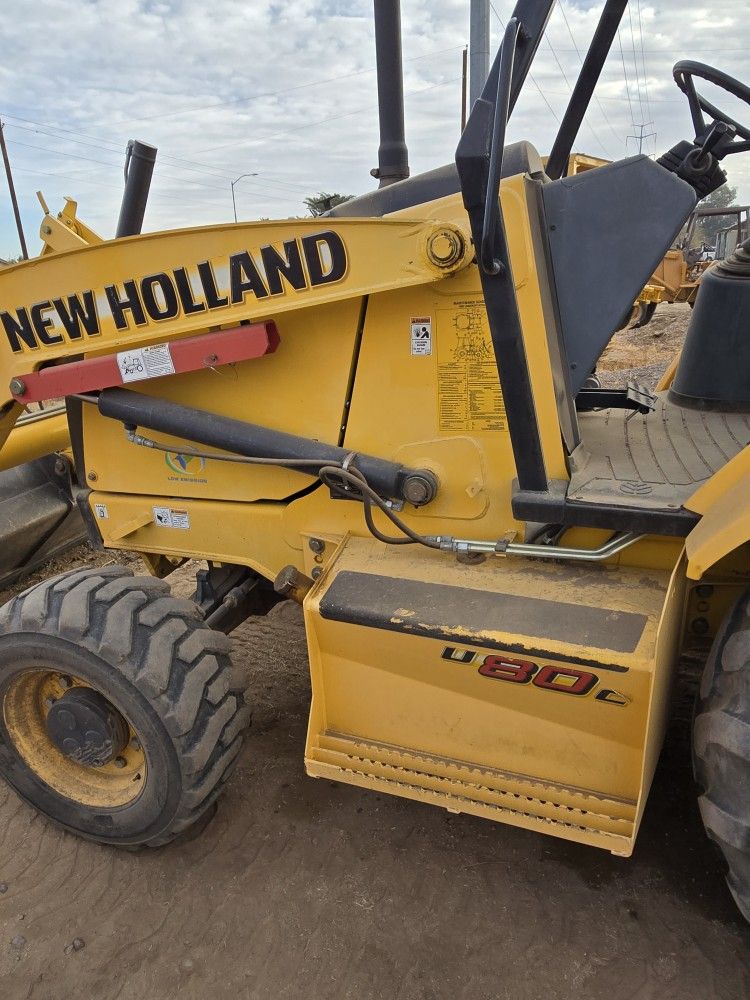 New HOLLAND U8DC