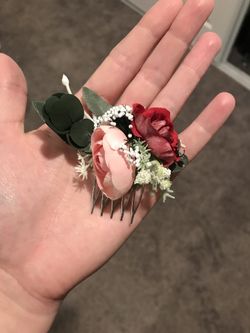 Floral hair comb