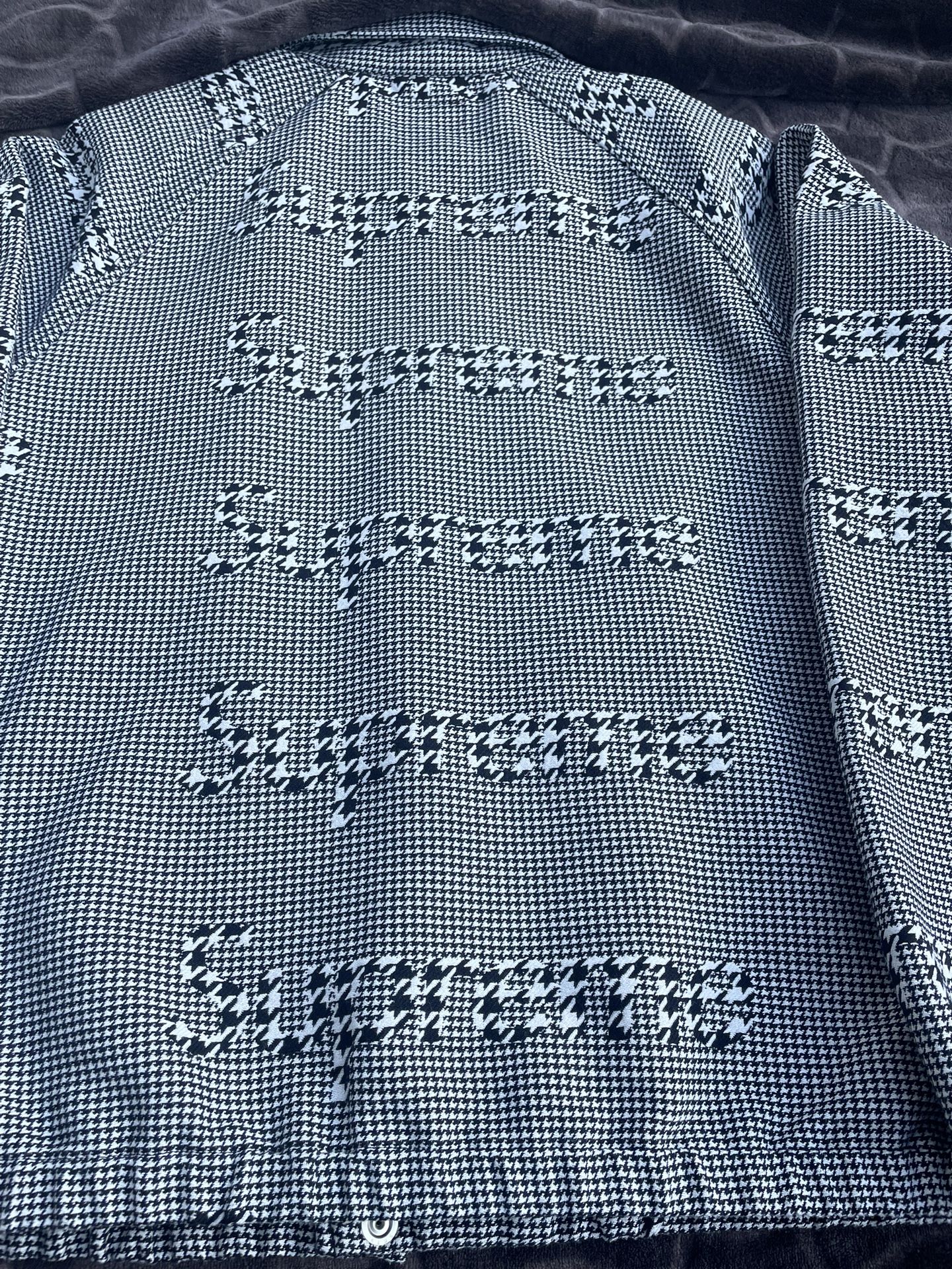 F/W2020 Supreme Houndstooth Logos Snap Front Jacket Size Large for