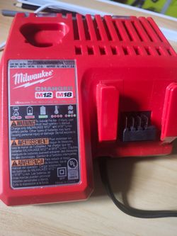 CARGADORES MILWAUKEE 12M 18 M