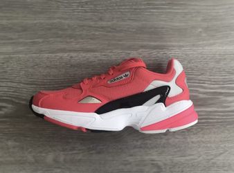 Adidas Falcon size 6,6.5,7