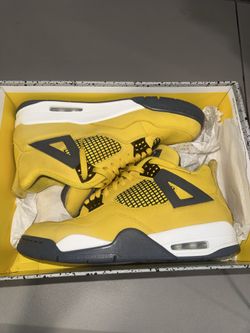 Jordan 4 lightning Sz 10.5