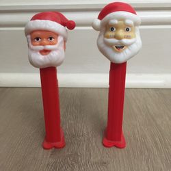 PEZ Dispensers Santa Claus Set Of 2 With Feet 