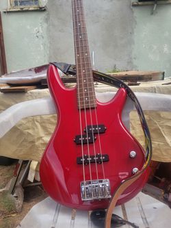Ibanez bass guitar/peavy amp combo