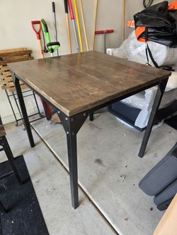 High table with chair
