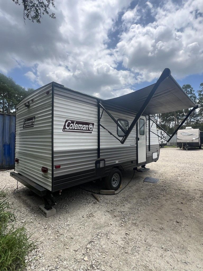 2022 Coleman (By Dutchmen) Lantern LT 17B