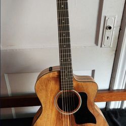 Taylor Koa 224-ce-K Acoustic Guitar